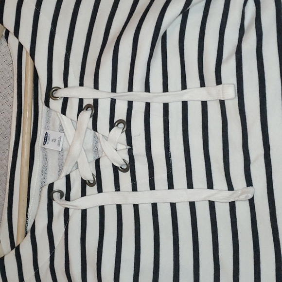 Old Navy Black Striped Sweatshirt - Picture 6 of 6